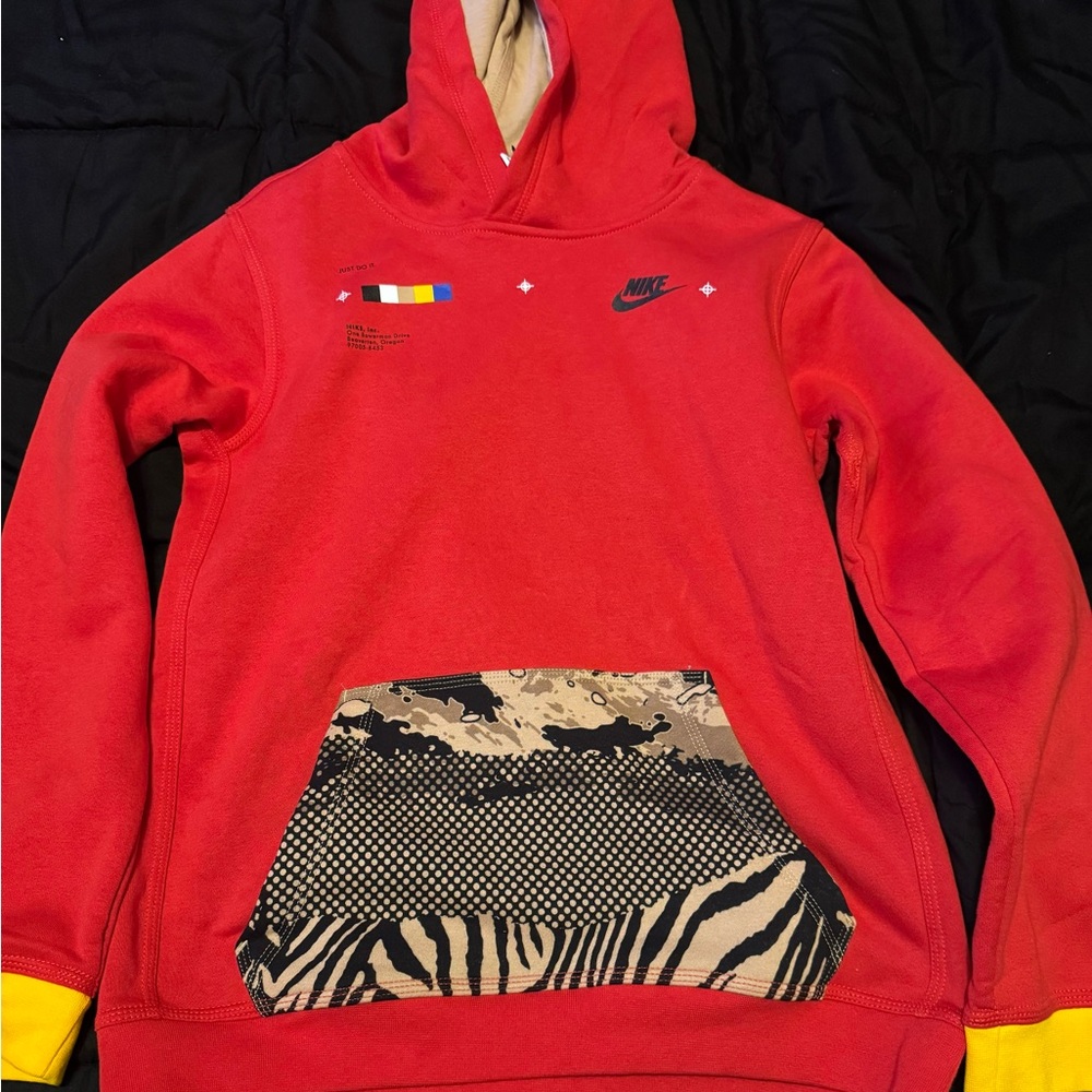 Brand new w/o tags boys Nike hoodie